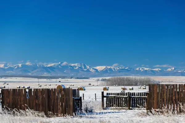 33097 Township Road 250, Rural Rocky View County, AB T3Z 1L4