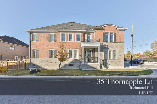 35 Thornapple LN, Richmond Hill, ON L4E 1E7