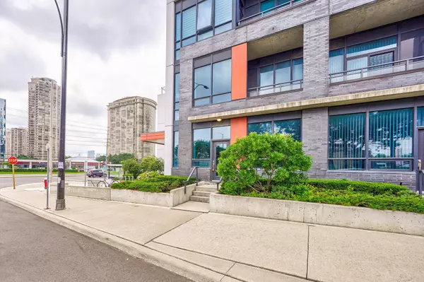 Mississauga, ON L5R 0E4,55 Eglinton AVE W #108