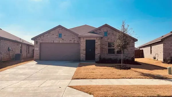 4157 TWISTED CREEK Drive, Fort Worth, TX 76036