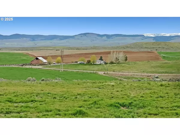 27239 MIDDLE BRIDGE LOOP, Baker City, OR 97814