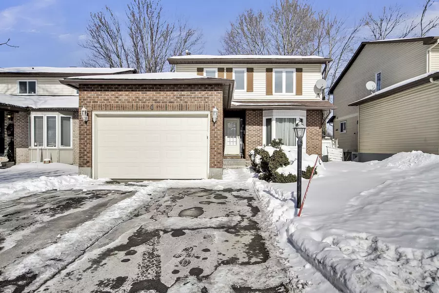 4 Sewell WAY, Kanata, ON K2L 2W5