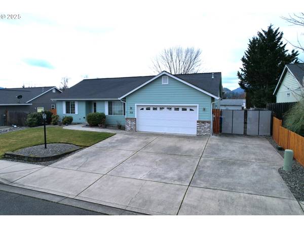 152 WOODDUCK ST, Winston, OR 97496