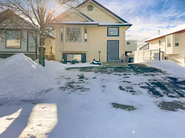 9035 62 AVE, Grande Prairie, AB T8W2M5