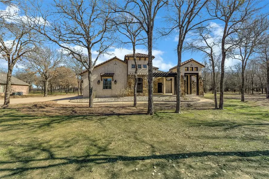 329 Sugartree Circle, Lipan, TX 76462