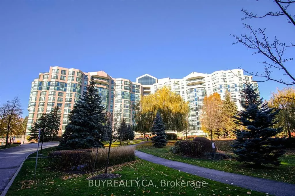 Markham, ON L3T 7N3,7905 Bayview AVE #218