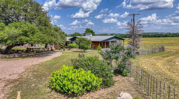 8601 Star Hollow Road, Lipan, TX 76462