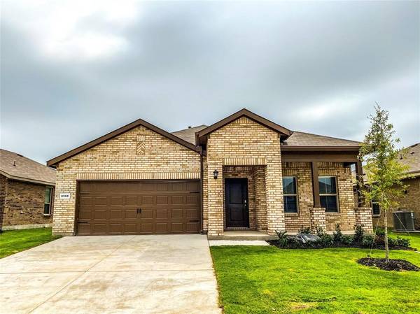 8568 Big Apple Drive, Fort Worth, TX 76179