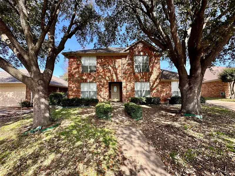 5028 Barberry Drive, Fort Worth, TX 76133