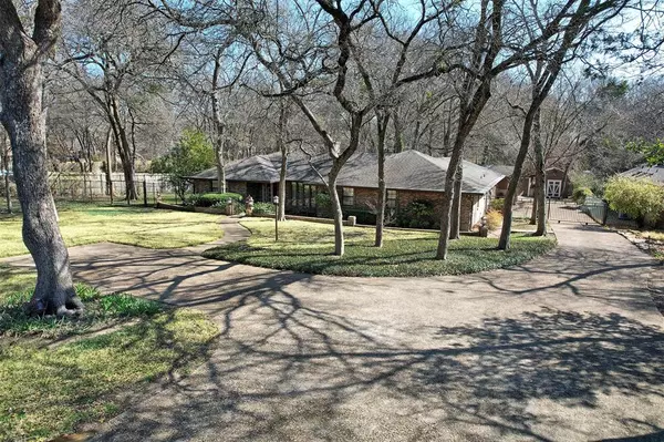 1556 N Cedar Hill Road, Cedar Hill, TX 75104