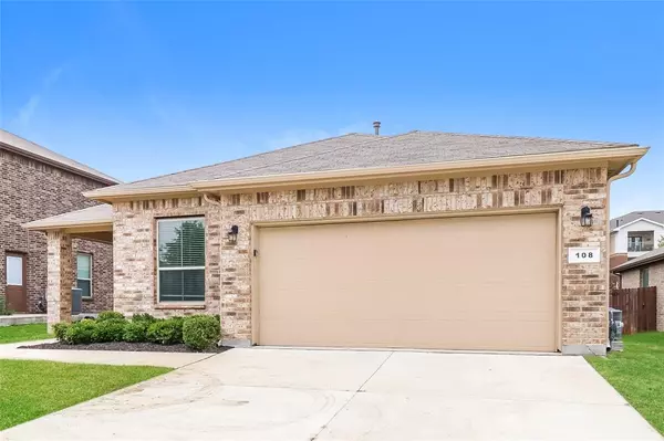 108 Creek Terrace Drive, Saginaw, TX 76131