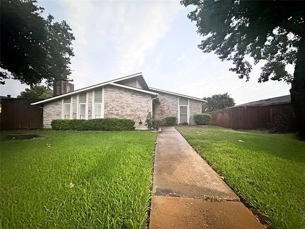 3530 Ridgemoor Drive, Garland, TX 75044