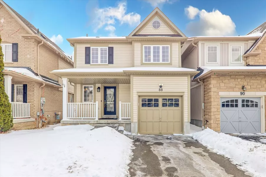 88 Donlevy CRES, Whitby, ON L1R 0C1