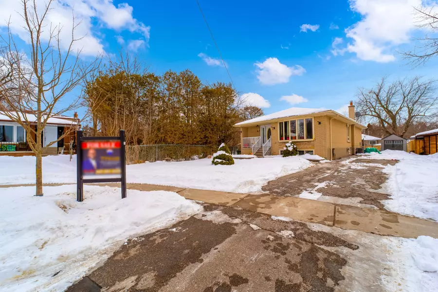 17 Shoreview DR, Toronto E10, ON M1E 3R1