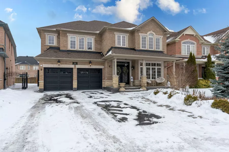 40 Rampart DR, Brampton, ON L6P 2Z1