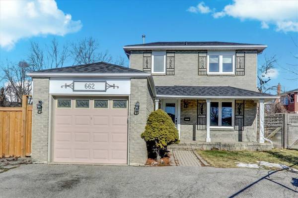 662 Beckworth SQ, Pickering, ON L1V 3X4