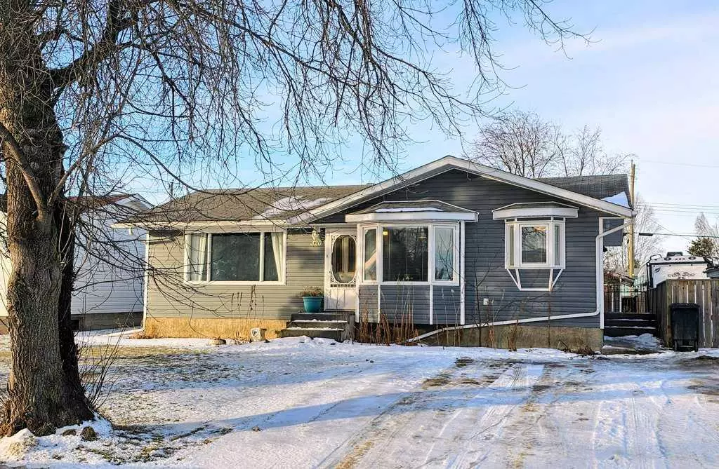 Slave Lake, AB T0G 2A2,320 5 ST Northeast