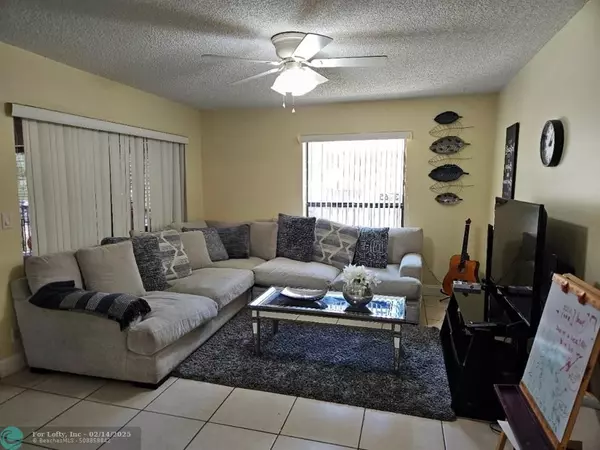 Coconut Creek, FL 33063,3765 COCOPLUM CIR  #3571