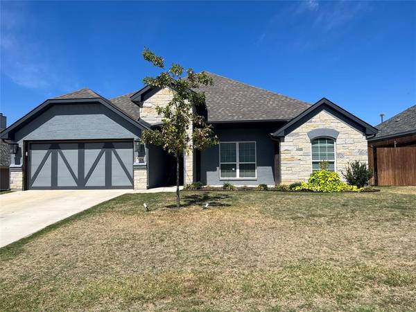 121 Buckeye Drive, Weatherford, TX 76086