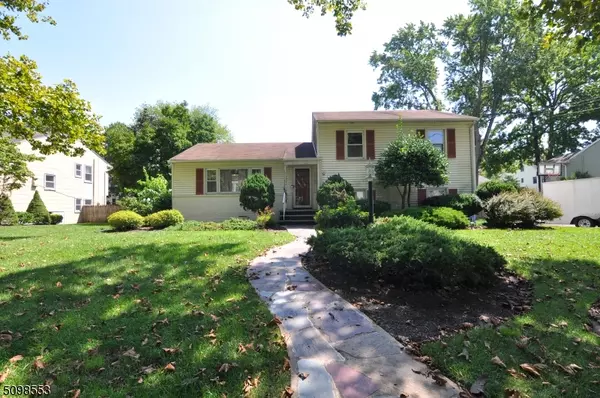 8 Drummond Rd, Westfield Town, NJ 07090