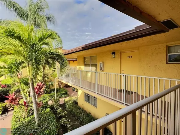 8720 Azalea Ct  #203, Tamarac, FL 33321