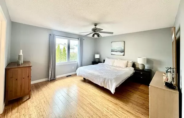 Kanata, ON K2M 2E8,29 Mattawa CRES