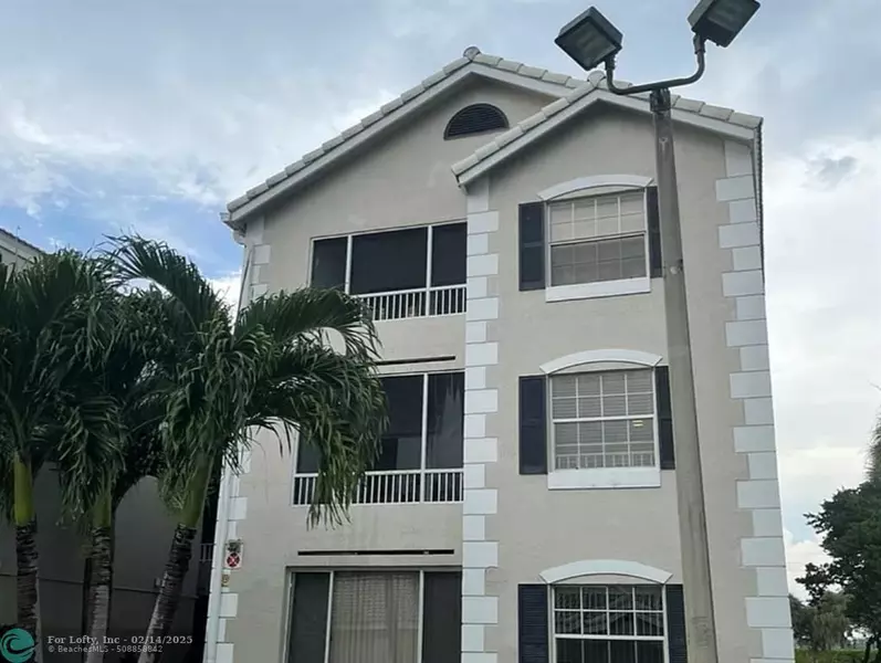 2861 N Oakland Forest Dr  #207, Oakland Park, FL 33309