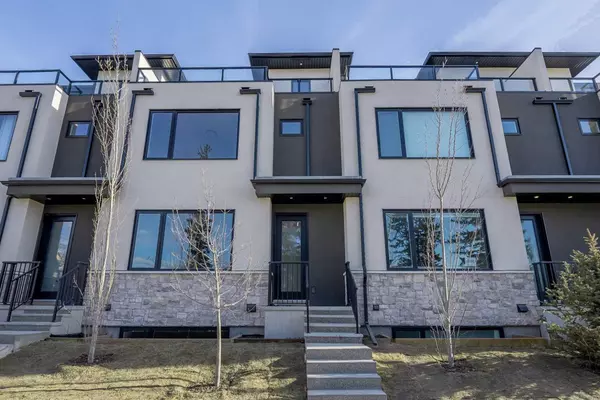 2040 32 AVE Southwest #Unit 3, Calgary, AB T2T 1W6