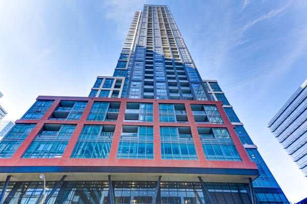 108 Peter ST #806, Toronto C01, ON M5V 0W2