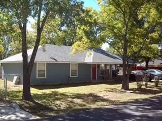 Leonard, TX 75452,207 E Travis Street