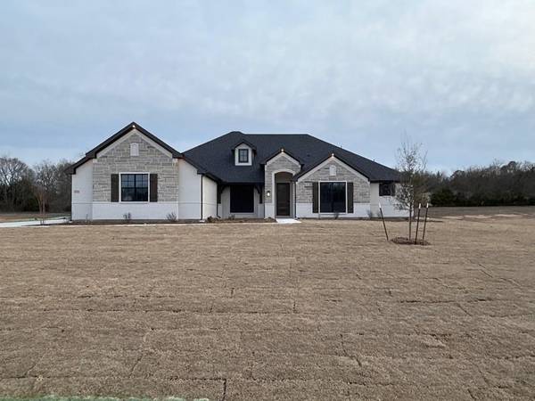 1020 Julian Drive, Van Alstyne, TX 75495