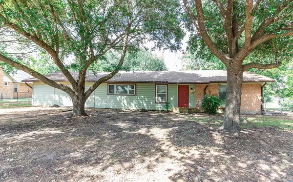 509 W 11th Street, Kemp, TX 75143