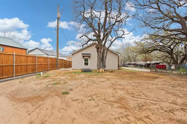 Alvarado, TX 76009,103 Red Oak Street