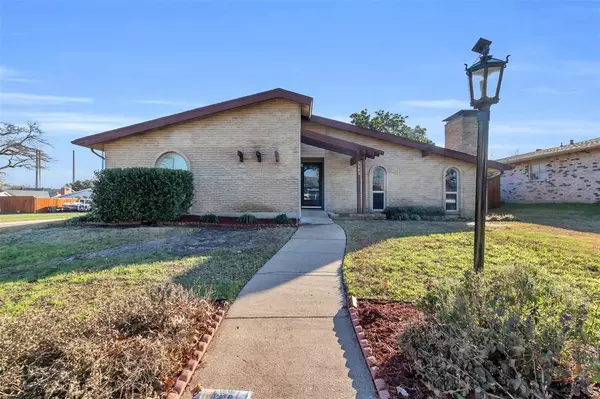 3202 Flagstone Drive, Garland, TX 75044