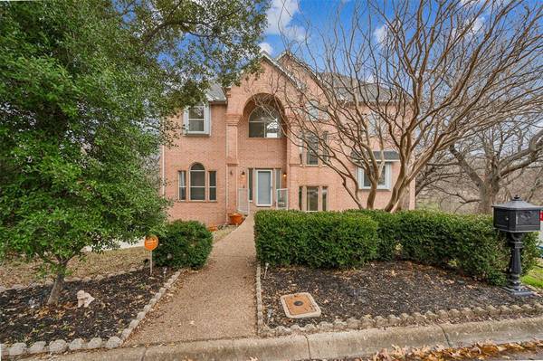 11609 Blue Creek Drive, Fort Worth, TX 76008