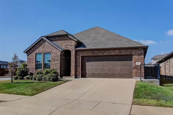 9101 Flying Eagle Lane, Fort Worth, TX 76131