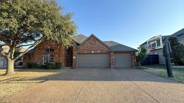 354 Cedar Crest Drive, Justin, TX 76247