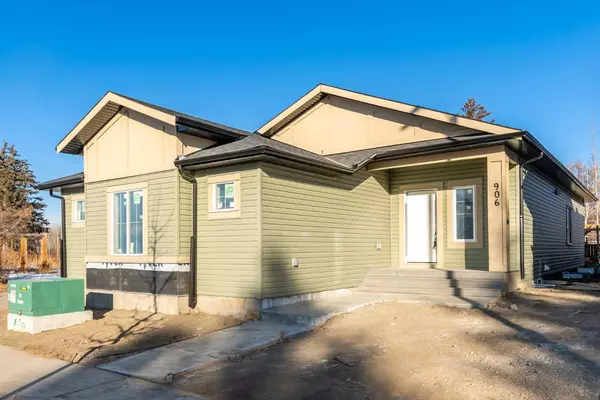 906 Macleod TRL Southwest, High River, AB T1V 1C1