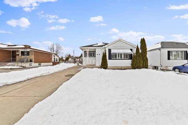 48 Mcdonald AVE, Thorold, ON L2V 3E6