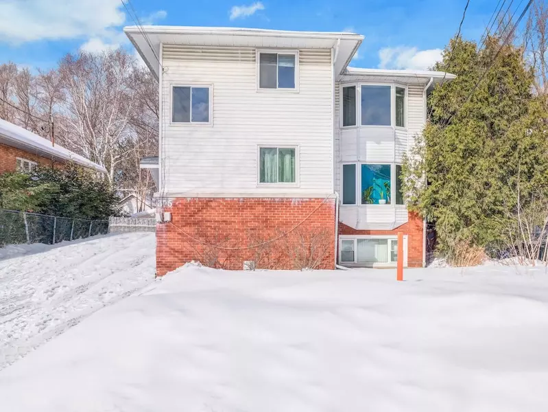 375 St. Denis ST, Vanier And Kingsview Park, ON K1L 5H8