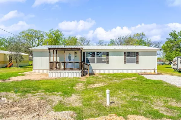 316 S Weatherford Street,  De Leon,  TX 76444