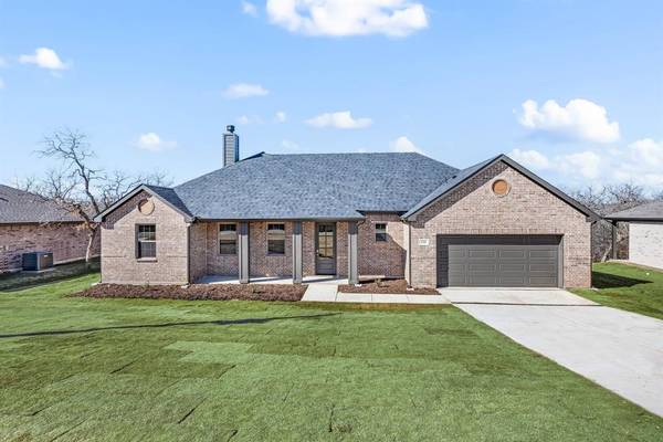 131 Jim Walters Drive, Runaway Bay, TX 76426