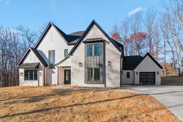 Lynchburg, VA 24502,27 Hickory Hill RD