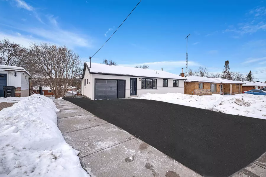 244 Simcoe RD, Bradford West Gwillimbury, ON L3Z 1Y9