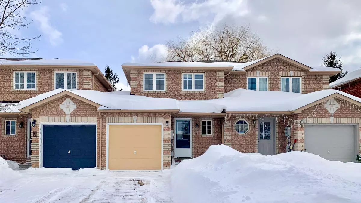 Barrie, ON L4N 6C2,7 Mccausland CT