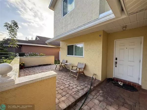 Pembroke Pines, FL 33025,9920 SW 12th St