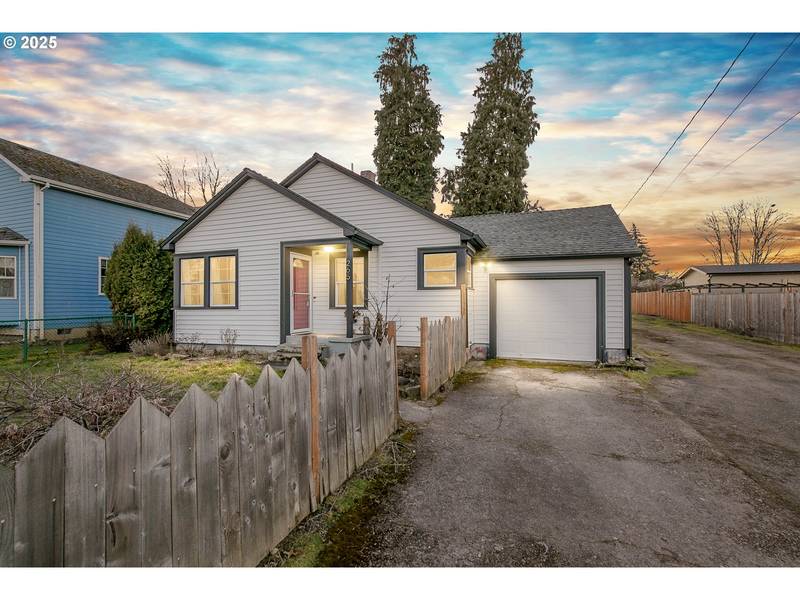 265 S 10TH AVE, Cornelius, OR 97113