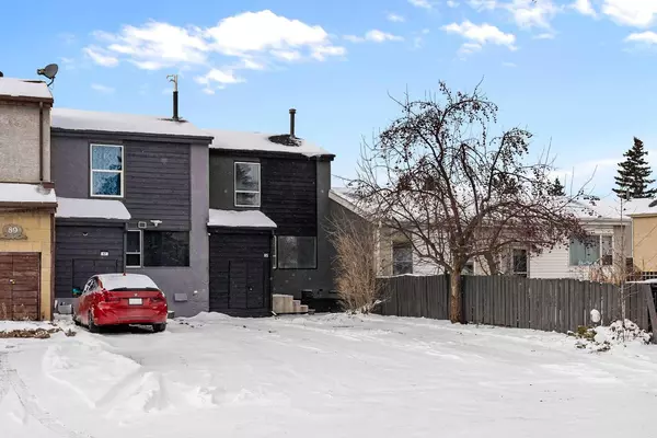 Calgary, AB T2A 5N4,85 Penworth Close SE