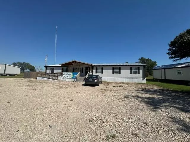 2084 S US 69, Emory, TX 75440