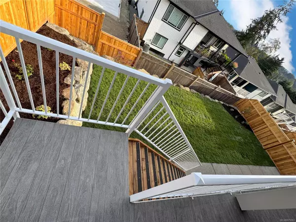 Nanaimo, BC V9R 3T3,618 Eighth St